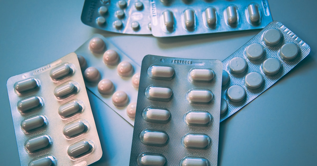 magnesium glycinate vs citrate - supplement capsules comparison